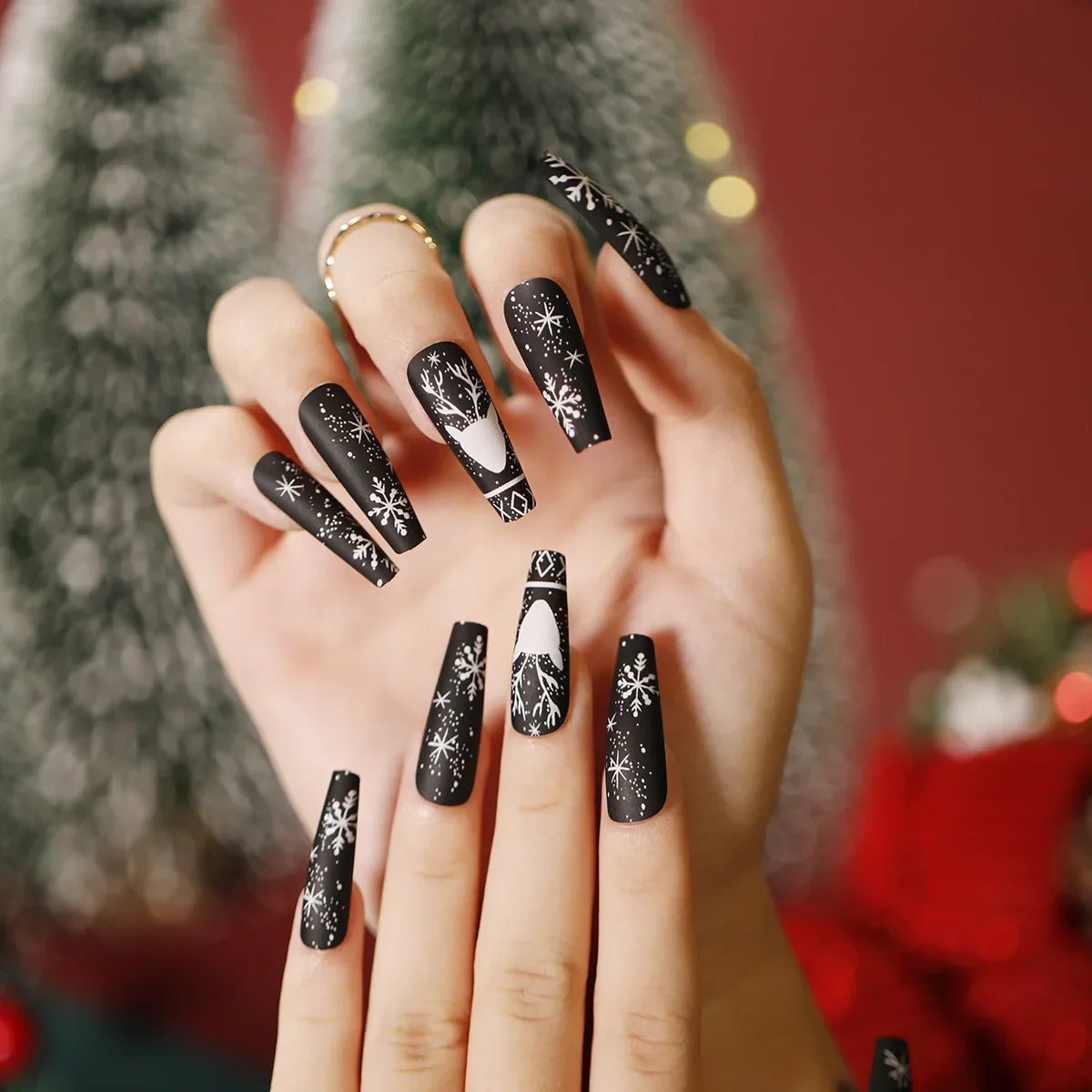 False Nails - myglowmuse
