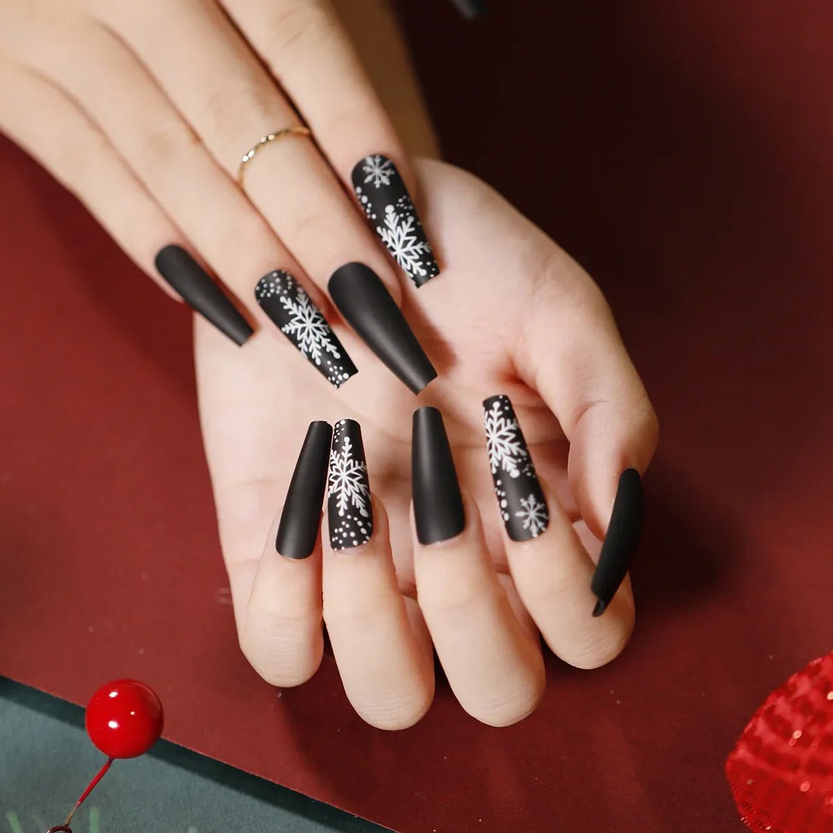 False Nails - myglowmuse
